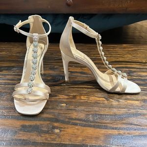 NEW without tags Badgley Mischka Jeweled 3” heels.👠